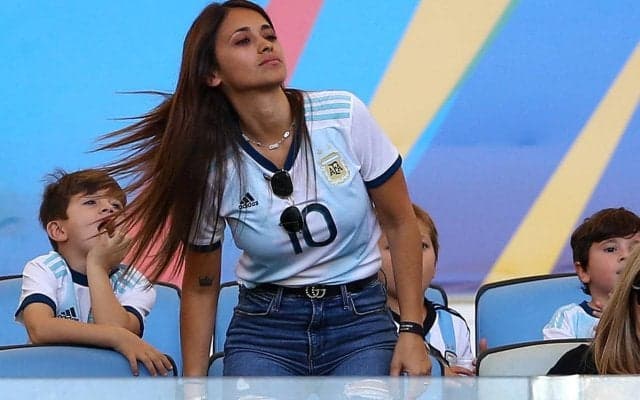 メッシ妻・ロクソさんが息子と初めてのテニス、親子での1枚に全豪オープンの覇者も反応