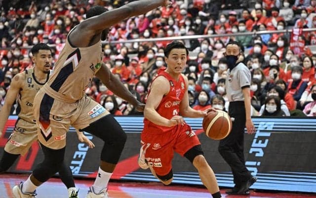 第4Qの接戦を制した千葉ジェッツ、琉球ゴールデンキングスを退け天皇杯決勝へ