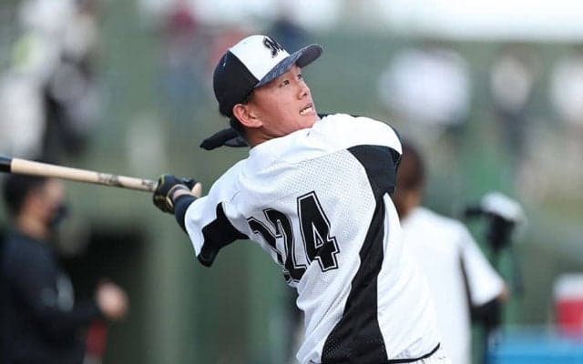 1軍キャンプ抜擢、ロッテの19歳育成外野手　“手応え感じた”松中元コーチからの指導