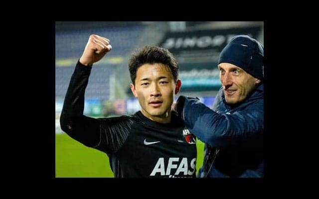 菅原由勢、オランダ屈指の右SBに成長中。「日本代表は頼んで入る場所じゃない。ポジションは奪うもの」