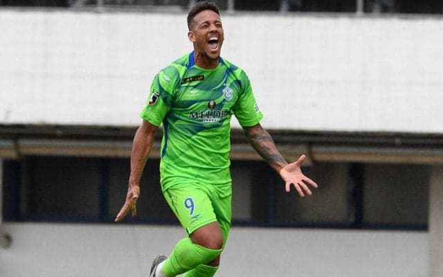 湘南FWウェリントンが34歳のバースデーを家族とお祝い！ ケーキはなんと“ベルマーレカラー”