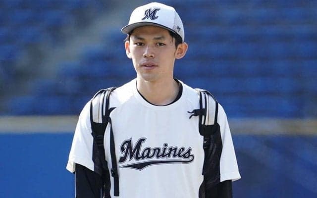 佐々木朗希の華麗な打撃が「打ちそうだねえ」　先輩フォーム“完コピ”も披露