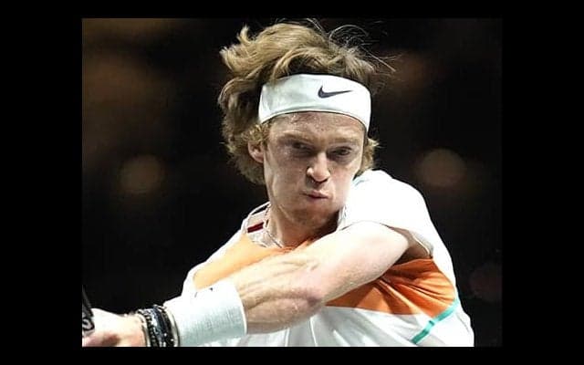 昨年Vルブレフ 完勝で4強