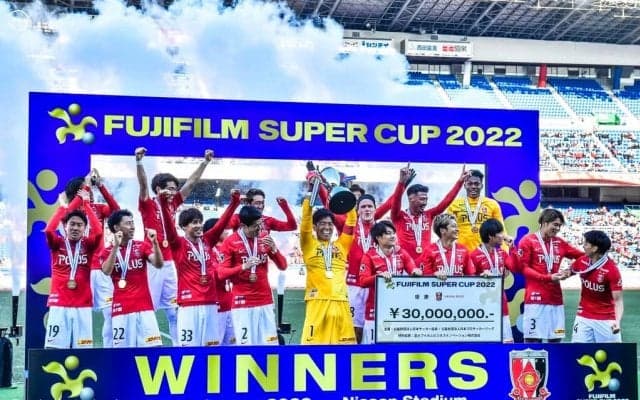 スーパーカップ「川崎-浦和戦」でベガッ太が仙台銘菓「萩の月」を配った相手