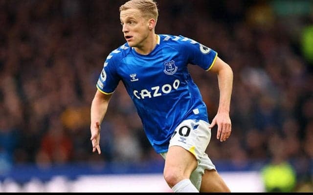 本拠地デビュー戦で堂々プレーのファン・デ・ベーク、ランパード評は？