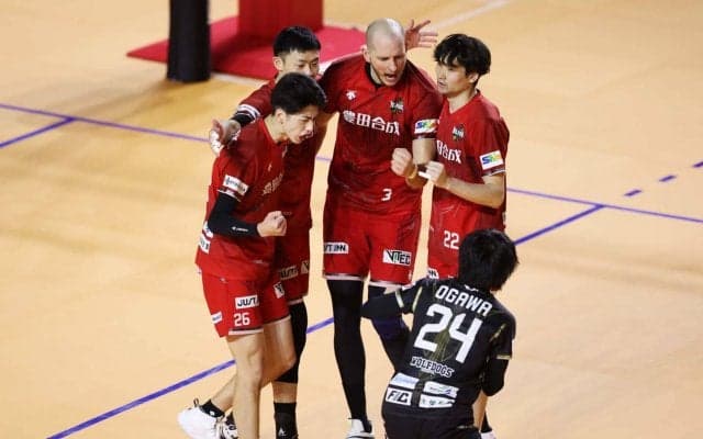 Vリーグの試合結果一覧と順位（V1男女・2月13日）