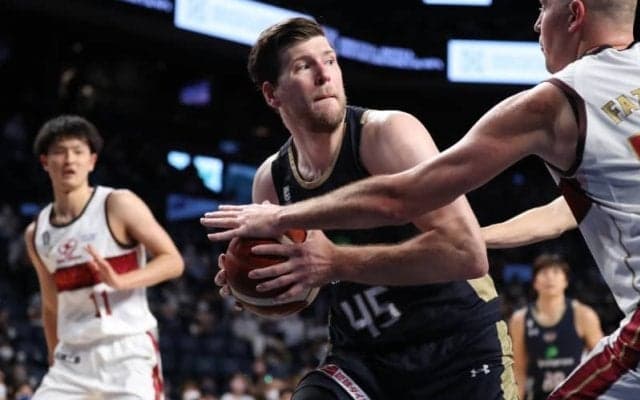 琉球ゴールデンキングスのジャック・クーリーが左足首を負傷…全治2週間と診断