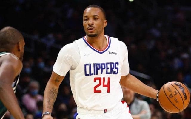 先日トレードでクリッパーズへ移籍したノーマン・パウエルが左足骨折のため無期限離脱