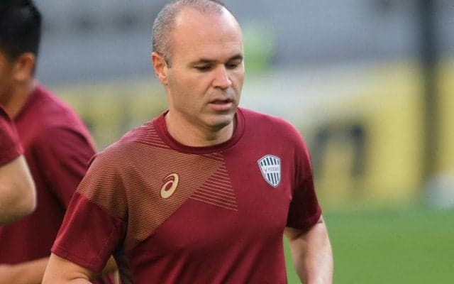 「最高の写真」イニエスタによる妻・アンナさんとのモノトーン写真が反響大「素敵なツーショットですね」