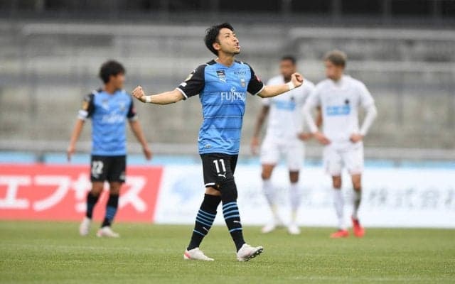 「見せないんかい!!」川崎F小林悠、バレンタインに奥様から特製のパウンドケーキと勝負パンツを貰うも「それは恥ずかしい」