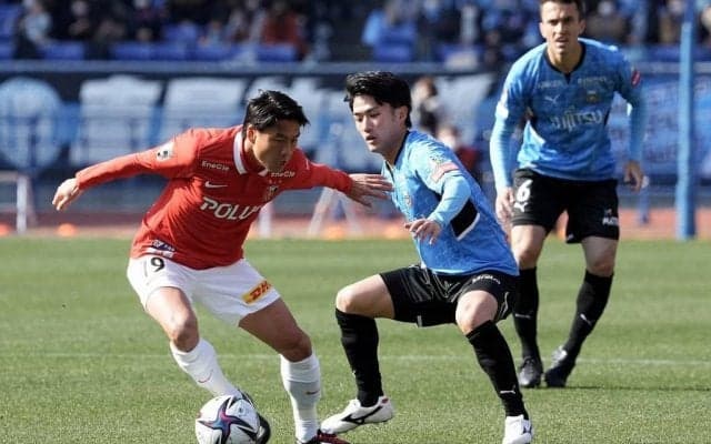 「馬渡和彰は、ここ数年の浦和で最高の左サイドバック」「岩尾憲と並んで柴戸海もやりやすかったはず」【リーグ戦の行方を占う2022年初タイトル「スーパーカップ」川崎フロンターレvs浦和レッズの激論】(4)