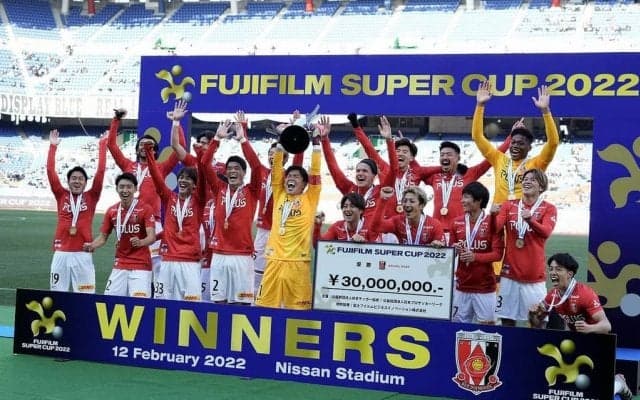 「ヴィッセル神戸は欧州のビッグクラブのような戦い方」「浦和レッズはチームの形が整うまで時間がかかる」【2022年Jリーグを大展望!　開幕直前の激論】(2)