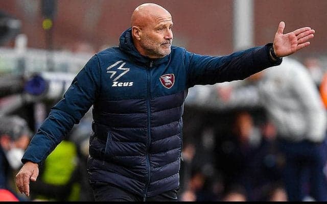 最下位サレルニターナがコラントゥオーノ監督を解任…後任はダビデ・二コラ氏最有力