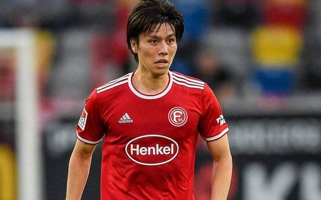 「めちゃめちゃセクシー」デュッセルドルフのSNSで田中碧の“美腹筋”が露わに「ばりかっこいい」