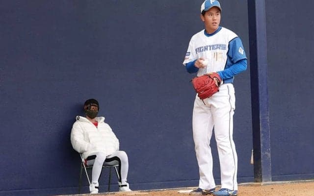 高校では捕手が捕れず封印…　稲葉GMが驚愕した日本ハムドラ5右腕の無回転「魔球」