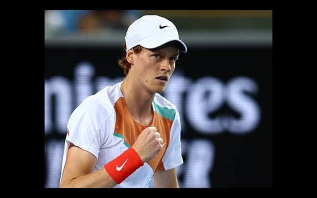 シナー 新コーチ契約発表