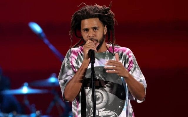 隻腕のバスケ選手ハンセル・エマニュエル、J・コールのキャンペーンモデルに抜擢