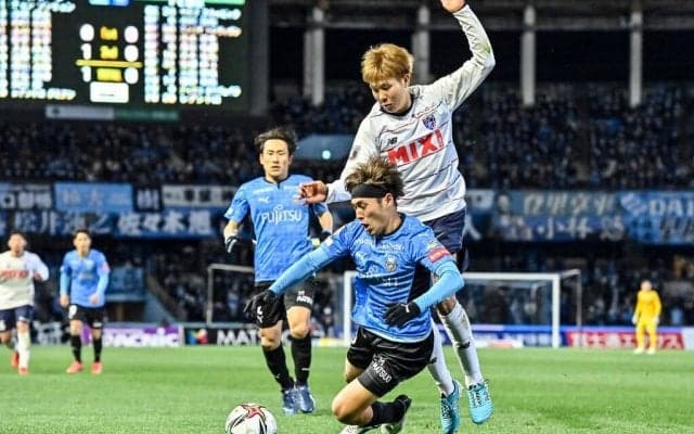 J開幕「川崎-FC東京」直前に「殴る蹴るの乱闘」事態発生！ スタジアムDJも「このままじゃ開幕ゲームができません！」と絶叫