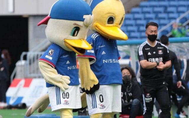 「可愛すぎる」横浜FMに援軍！ マリノスケの妹、「マリン」が開幕戦でお披露目で話題に