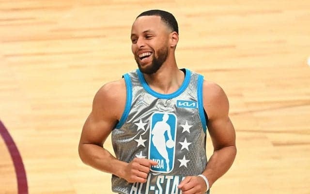 レジェンドたちと同じステージに立ったカリー「笑顔をこらえきれなかったよ」