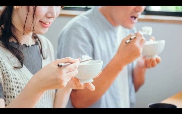 食事中〇〇を置くだけで痩せる！？今日からすぐできる簡単ダイエットとは