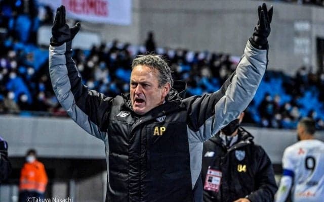 早くも覗いたスペイン人監督らしい「戦術的動き」と「逆襲のシナリオ」【王者・川崎フロンターレとの開幕節で見えたFC東京の「大いなる可能性」】(4)