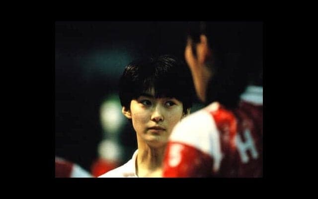 若手の美人バレー選手として「客寄せパンダ」にされた齋藤真由美。同じく苦しんだ益子直美と取り組む「怒らない指導」