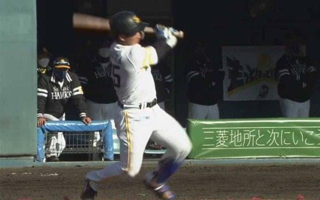 鷹・藤本監督が高卒4年目・野村大を絶賛「気持ち伝わる」　代打の切り札で開幕1軍入りへ