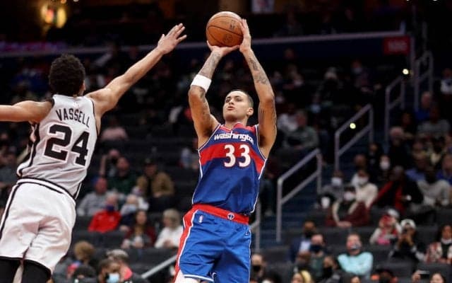 2OT激戦の翌日はアウェーで試合…クーズマは「気力で乗り切るしかない」