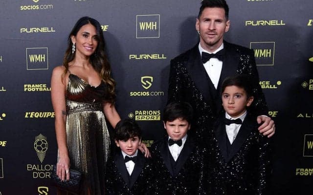 メッシの愛がダダ漏れ…妻のバースデーを祝福「良い1日を。愛している」