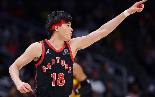 渡邊雄太、約3分の出場で5得点…2アシスト1ブロックも記録