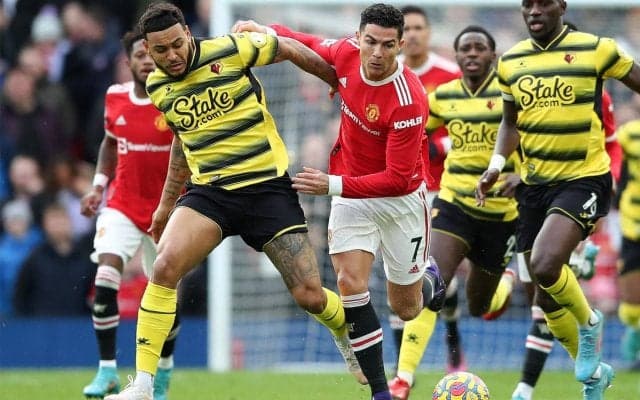 ユナイテッド指揮官の手には6言語の「平和」とピースサイン、ウクライナ選手も「ありがとう、レッズ」