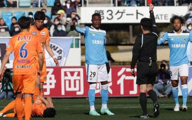 既に退場者9人の異常事態、Jリーグで何が起きている？/編集部コラム