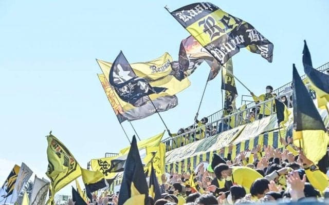 試合前の水まきトラブルで柏サポーターがびしょ濡れ！「3発逆転勝ち」前に起きた衝撃の瞬間