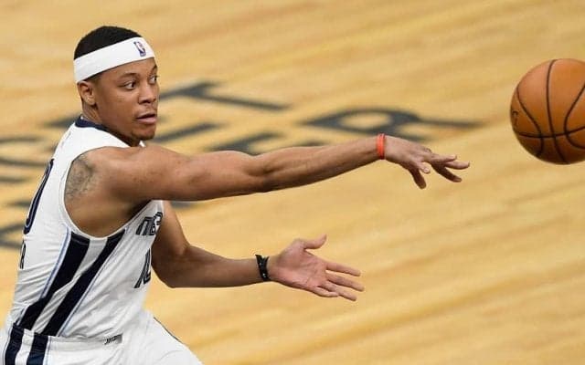 ケガ人続出のキャブズがキャリア7年を誇るティム・フレイジャーと10日間契約