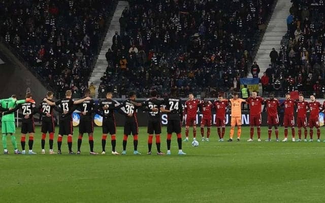 「やめてくれ、プーチン！」　平和を願うサッカー界、独1部チームのメッセージが話題