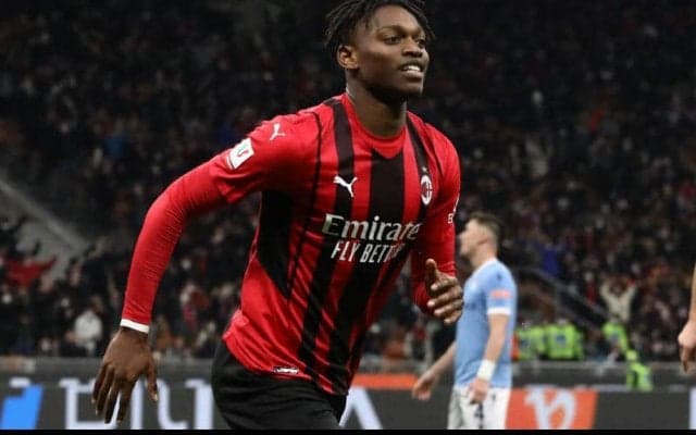 ミランを支えるレオンが契約延長を示唆「弁護士とも話を始めている」