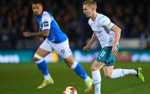 ウクライナ国旗を持って入場、称賛の一方で「ダブルスタンダード」の声