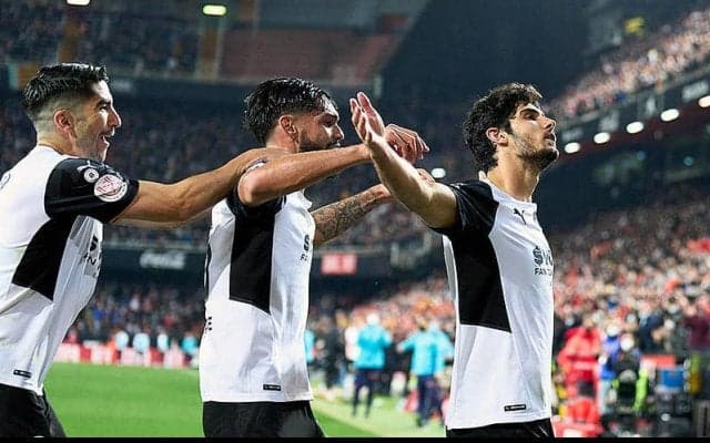 バレンシア、ゲデスのスーペルゴラッソでアスレティック退け3季ぶりの決勝進出!《コパ・デル・レイ》