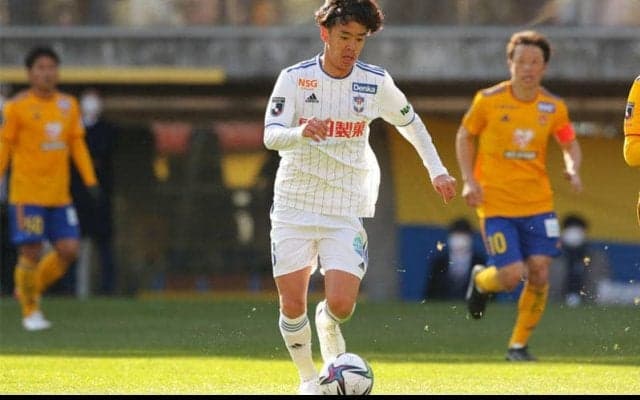 「絶対可愛い人」妻との2ショットで新潟MF伊藤涼太郎が入籍！「幸せのおすそ分けです」