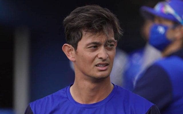 前DeNA乙坂、チームカラーの“赤”でメキシコ到着　球団歓迎「地獄へようこそ」