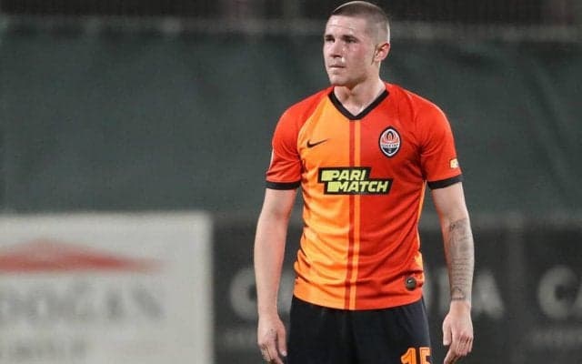 今季のCLでもプレーしたウクライナ代表DFが戦闘の最前線に「ウクライナに栄光あれ」