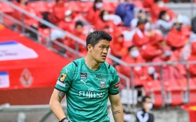 「鳥肌が立った」川崎フロンターレGKチョン・ソンリョンが浦和レッズ戦で見せた「超反応指先スーパーセーブ」が話題に!「ソンリョンは神」とサポーター大興奮!