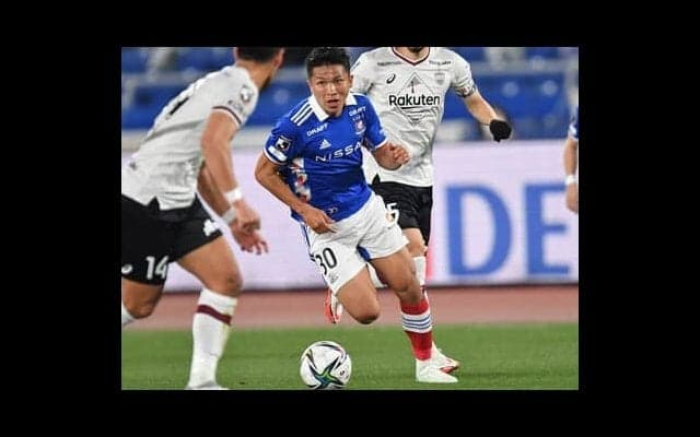 横浜Ｆ・マリノスを救った元欧州組。そのドリブルはサポーターを勇気づける