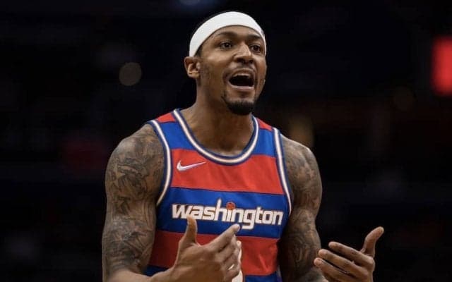 欠場中もウィザーズに帯同するエースをHCが称賛「若手にとって彼の影響は大きい」