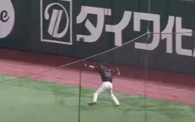 ロッテ3年目外野手が「イチローになれますよ」　走者進めない好守に「肩えっぐ」