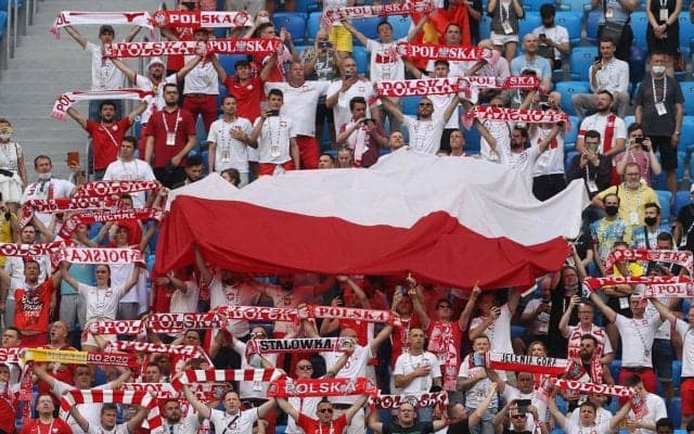 ロシアでプレーする外国人選手救済へ、ポーランドサッカー協会もFIFAにフリー移籍を要求