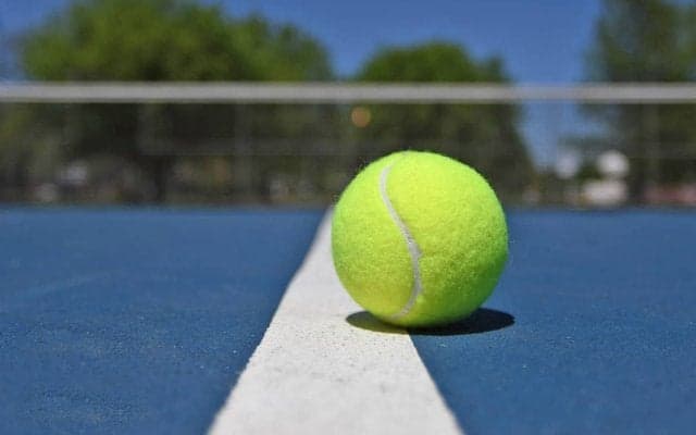 97歳世界最高齢のウクライナ人テニスプレーヤーが反戦メッセージ「プーチンと世界の皆さん、どうか戦争を止めてください」