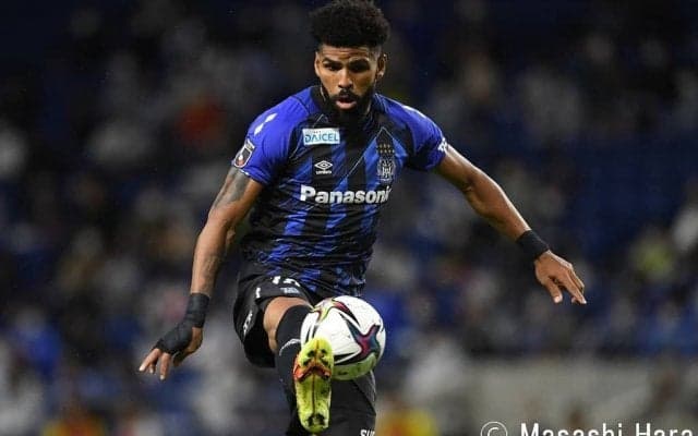 J1・2022シーズンは「20試合でレッドカード9枚」の異常事態…退場者増加が「起こった理由」!ガンバ大阪FWパトリックら「3つの退場シーン」を掘り下げる!