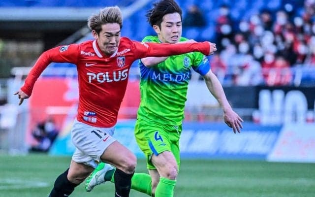 浦和レッズ、今季初勝利(2)！「1トップから左SBそして１トップ」驚異の適応力を見せた明本考浩